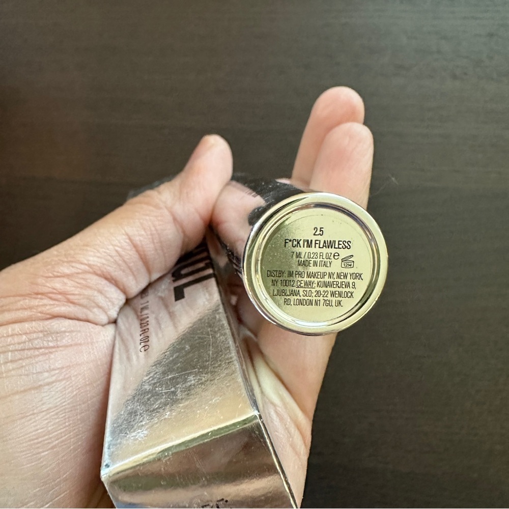 Shade 2.5 New In Box Il Makiage Flawless Multi Use Perfecting Concealer sz 7mL - Picture 3 of 5